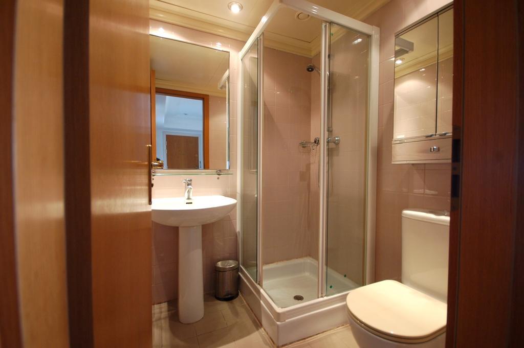 Lets Holidays Apartment Sea Views In 바르셀로나 객실 사진